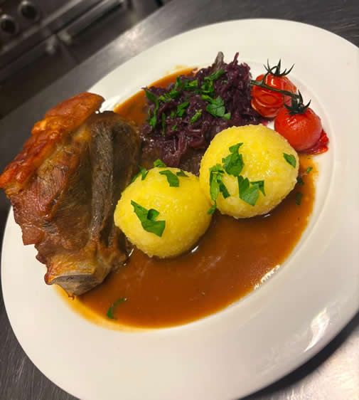 Speisen und Gastraum im Goldenen Anker